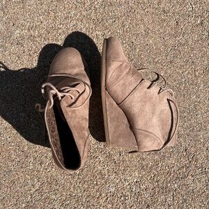 Women's Tan Suede Wedge Shoes